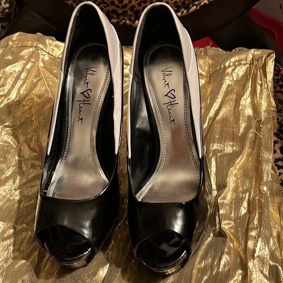 3 colors, black, grey and white - Picture 1 of 10